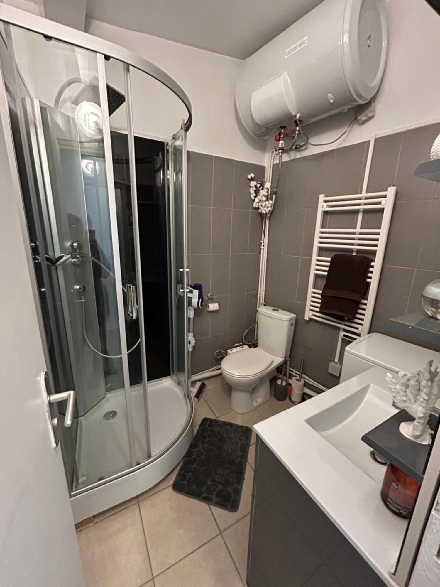 Grand Studio Entierement Renove Au Coeur De Paris Lägenhet Exteriör bild